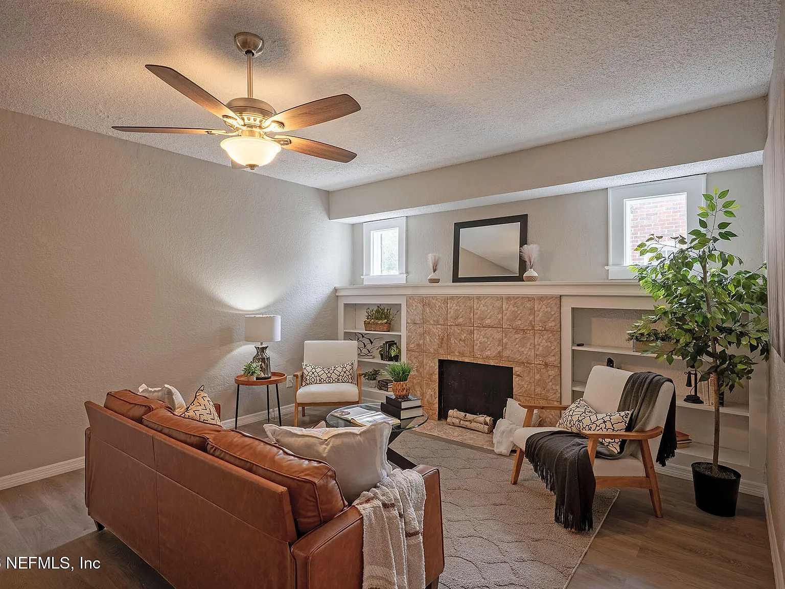 3 bed, 2.0 bath, 1216 sqft, $1,600 — Photo 3