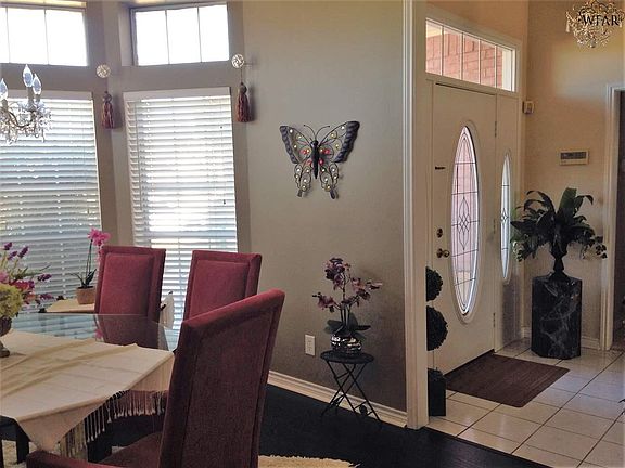 3rd image of 1108 Oriole Ln