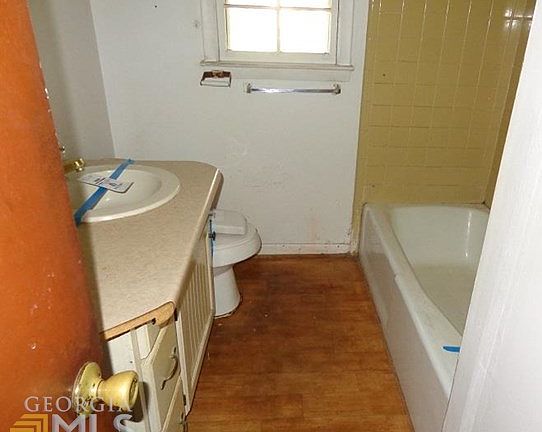 5th image of 128 Baldwin St