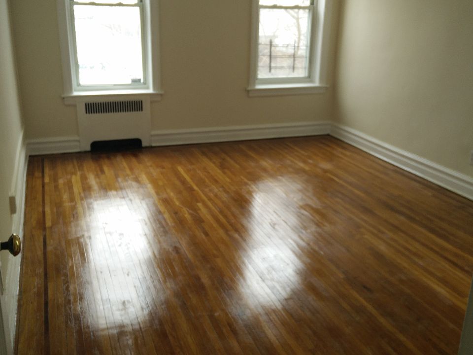 2nd image of 289 Bay 17th St APT 3B