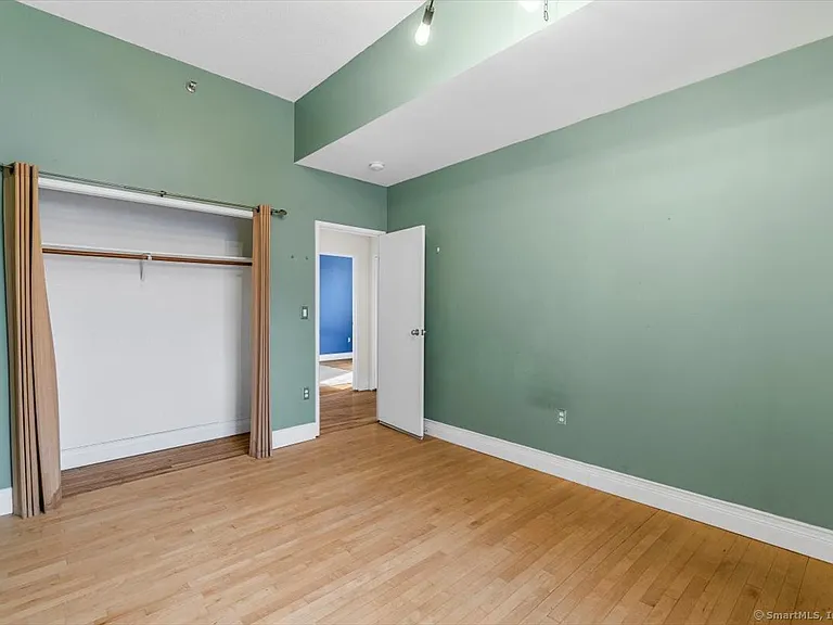 196 Crown St #310 — Photo 14