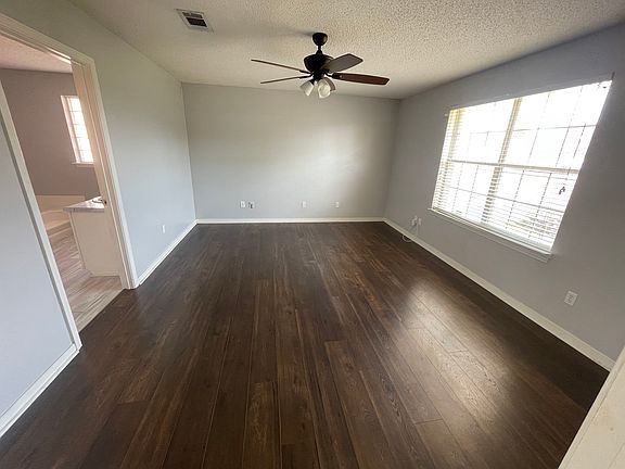 5th image of 553 Batten Blvd