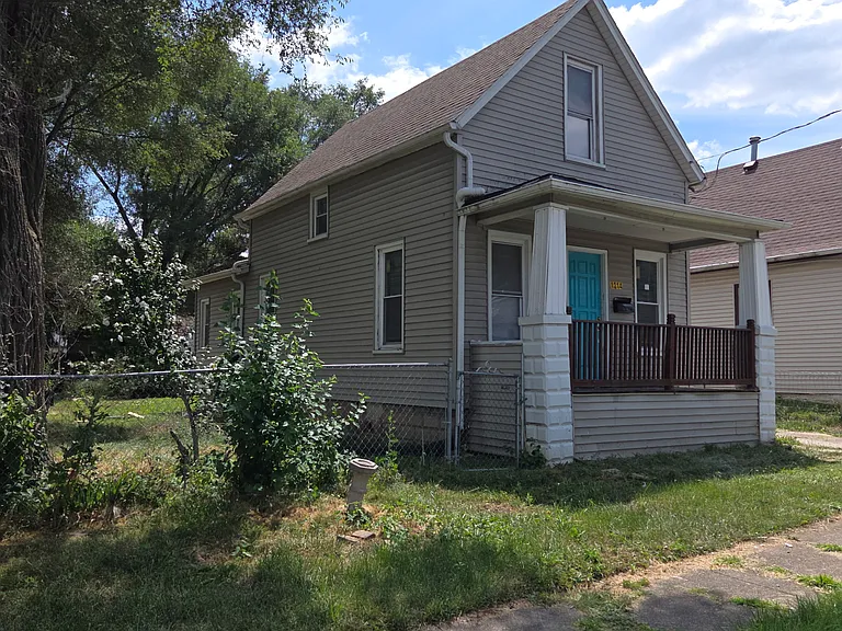 1214 W Brons Ave — Photo 2