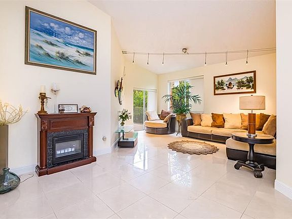 4th image of 6968 SW 39th St APT 206F