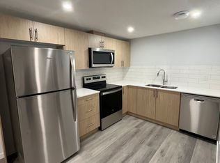 19249 22a Ave N, Edmonton, AB T6M1P9