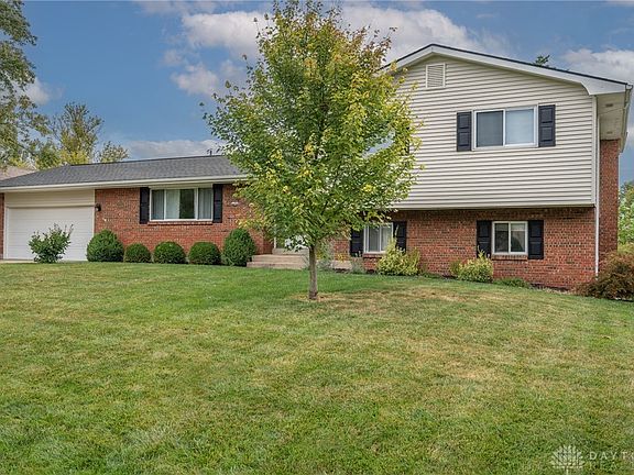3rd image of 2392 Apricot Dr