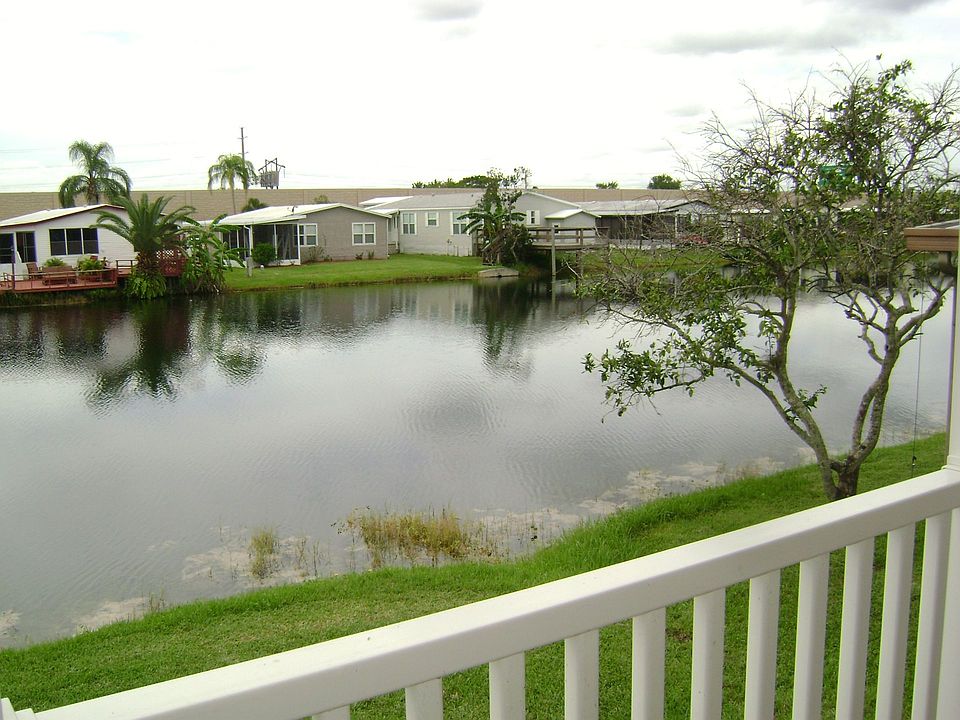 1st image of 631 Waveside Dr