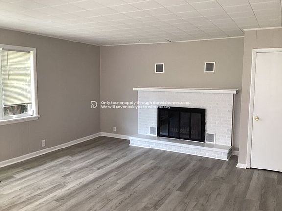 4th image of 927 W Florence Ave