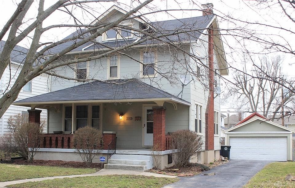 1st image of 320 Sandalwood Dr