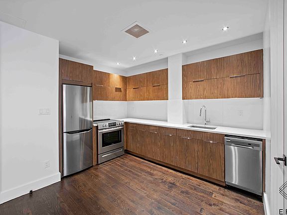 3rd image of 495 Saint Johns Pl #2C