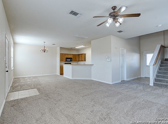 4th image of 617 Meadow Arbor Ln
