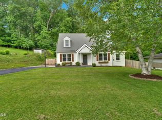 112 Maplelawn Dr, Bristol, TN 37620