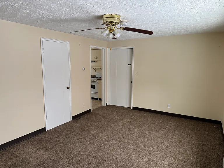 1623 W 3rd St — Photo 3