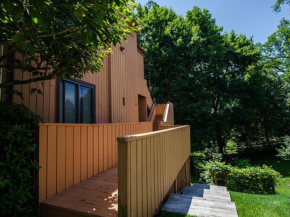 3rd image of 59 Hudson View Hl #59