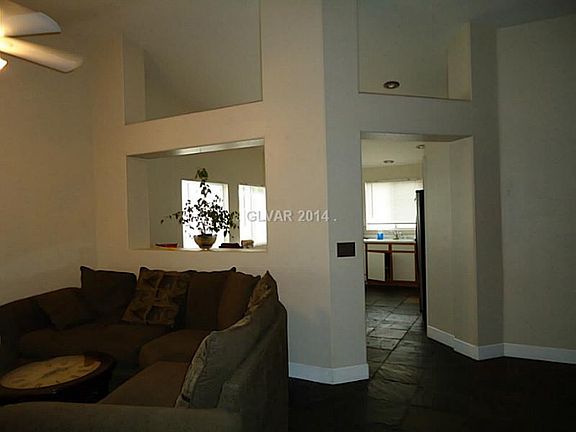 3rd image of 912 Parker Cloud Dr