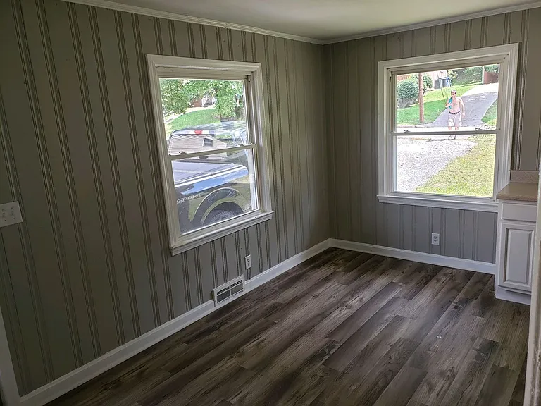 866 Rankin St — Photo 10
