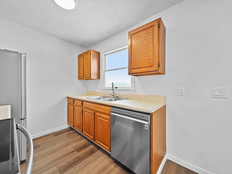 419 Connor St #14 — Photo 9