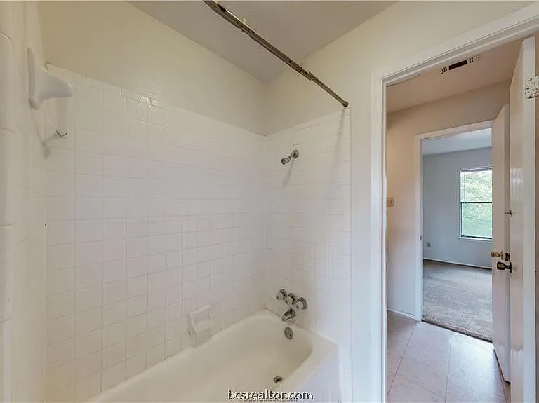 307 Manuel Dr #C — Photo 17