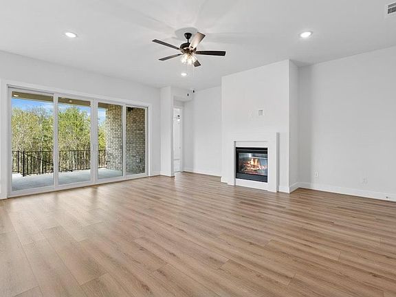 4th image of 382 Double Eagle Ranch Dr