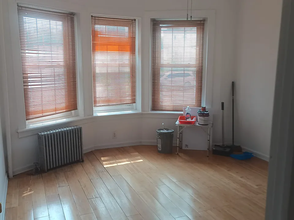 127 Sylvan Ave #1