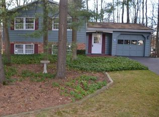 17 Pico Rd, Clifton Park, NY 12065