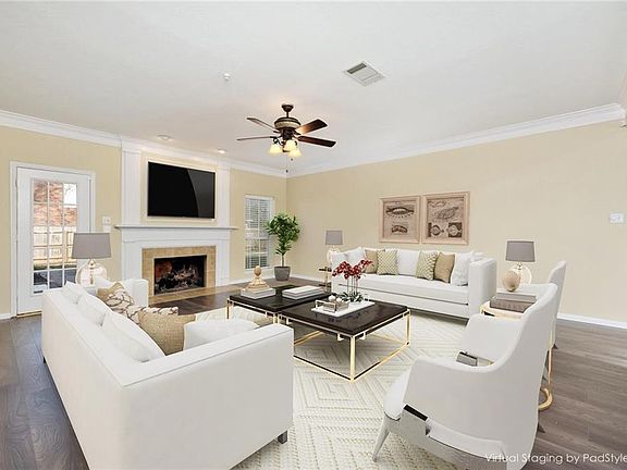 2nd image of 10116 Pinehurst Dr
