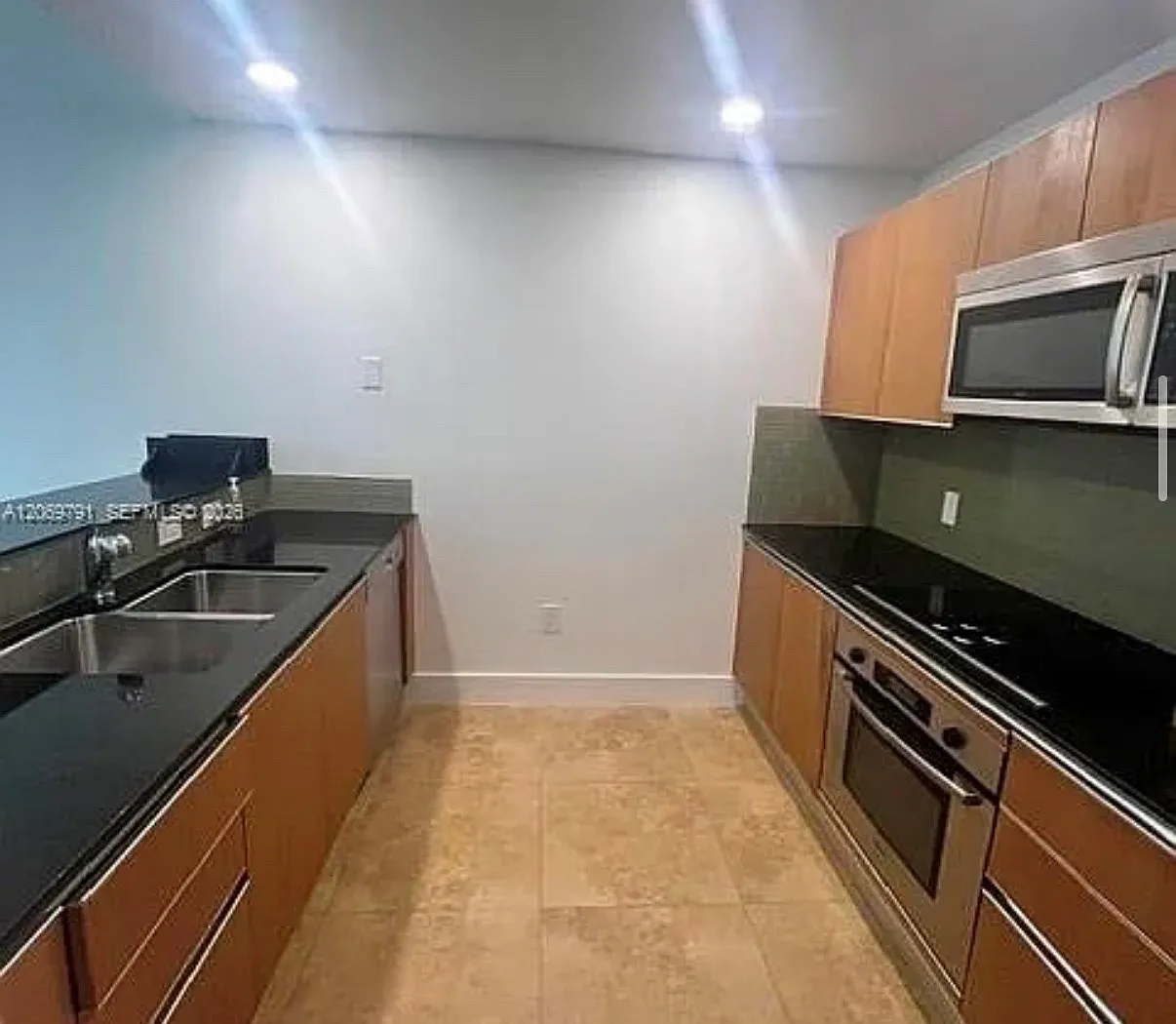 2 bed, 2.5 bath, 1368 sqft, $3,795 — Photo 3