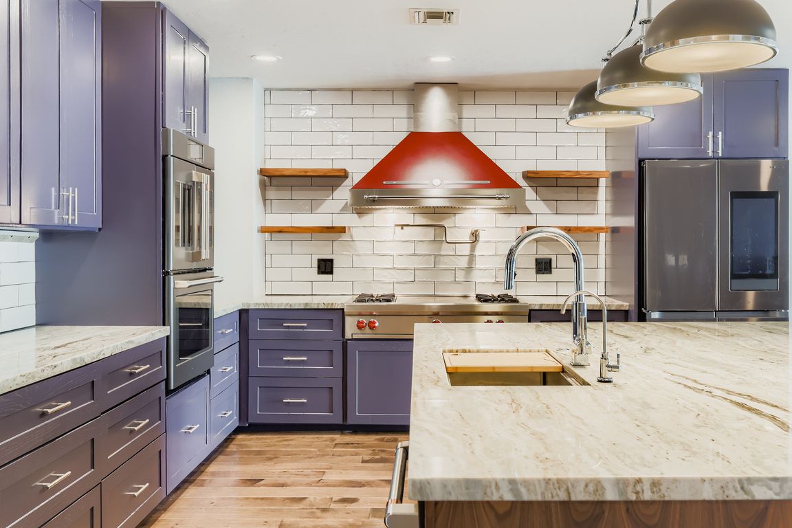 next background image