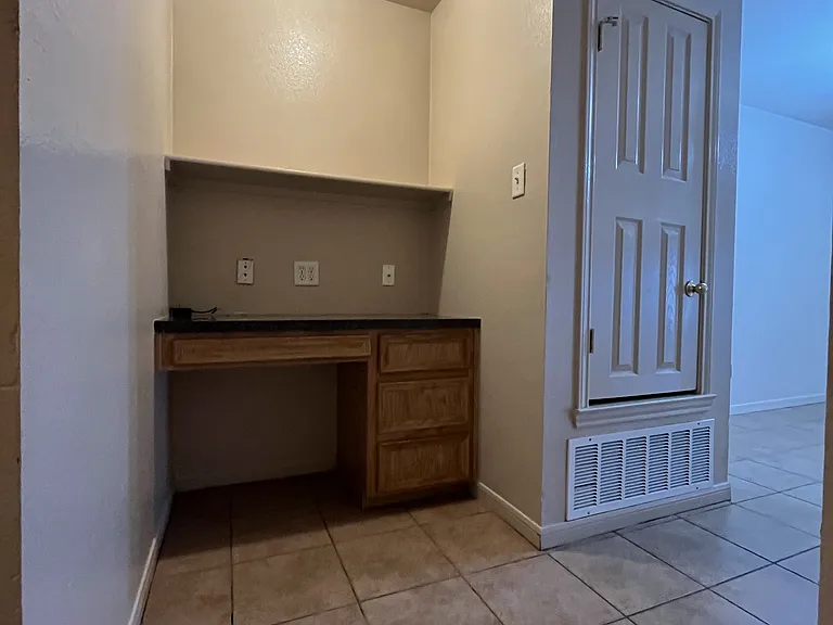 1301 Nicholas Cir #A — Photo 6