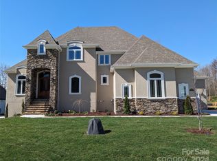 128 Hunts Landing Dr, Mooresville, NC 28117