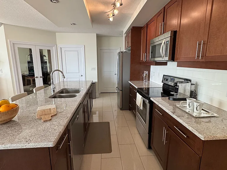 240 Villagewalk Blvd #610 — Photo 12