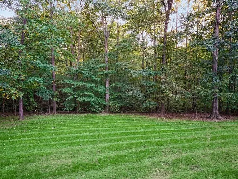 5909 Greenevers Dr — Photo 26
