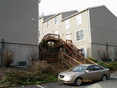 1st image of 454 Stewart St APT 1