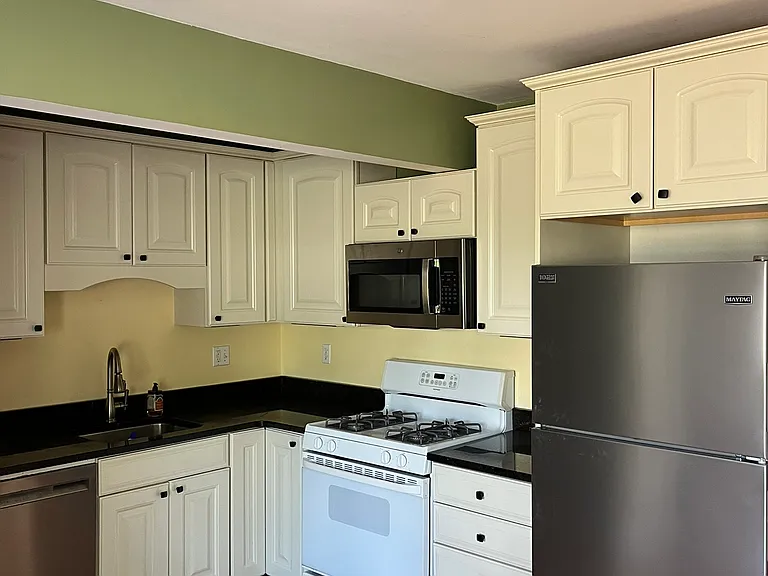 70 Sumner St #1 — Photo 2