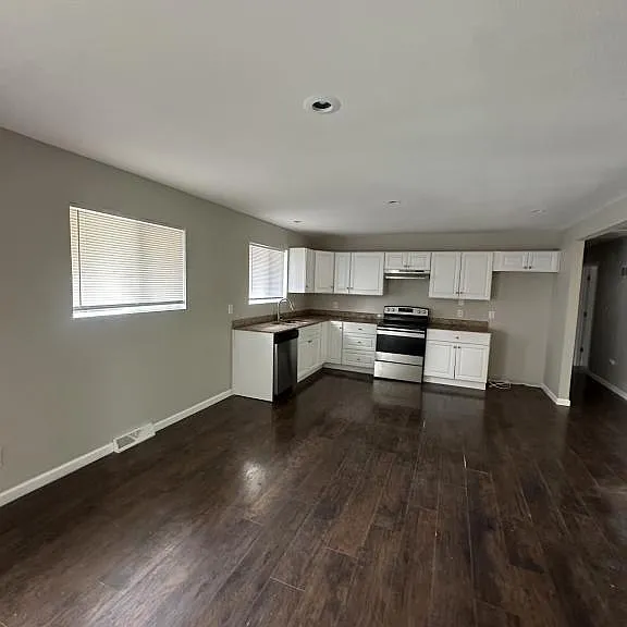 1945 Jenkee Ave — Photo 12