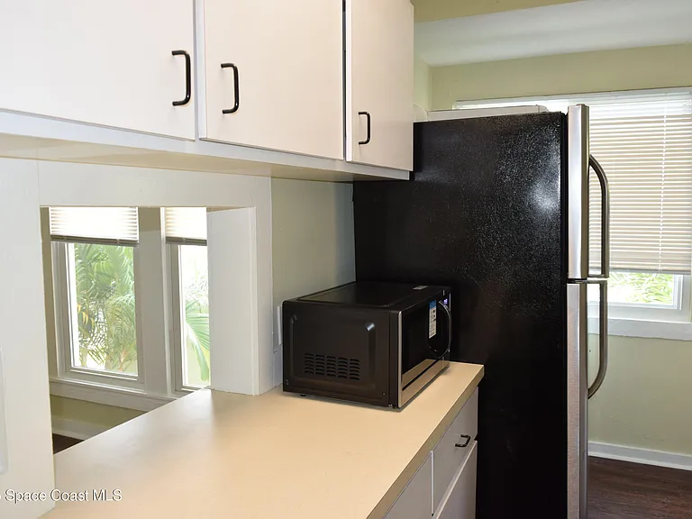 658 Young St #1 — Photo 9
