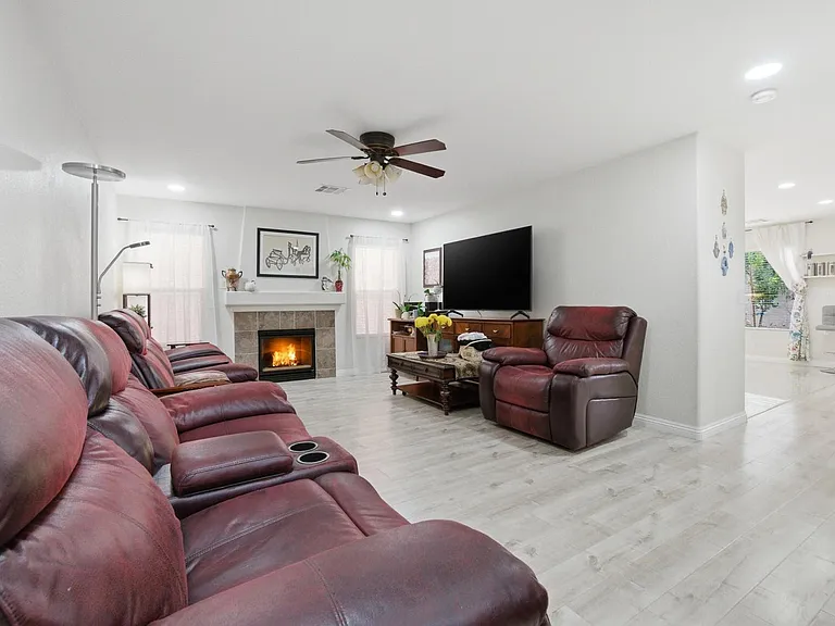 1301 Mount Hamilton Ct — Photo 8