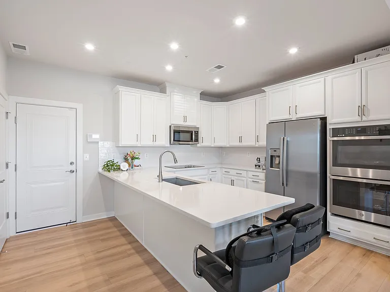 44504 Wolfhound Sq — Photo 6
