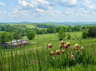 1933B Chicken Rd, Lebanon, TN 37090