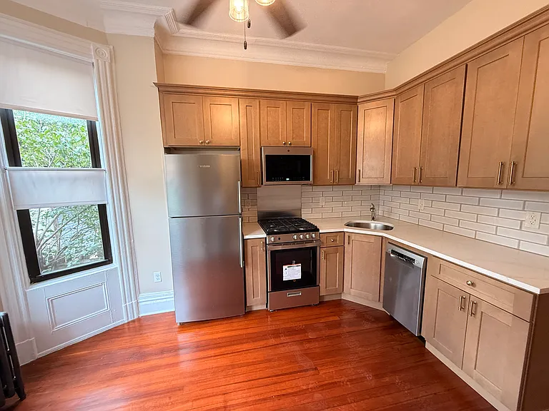 284 Pacific Ave #1 — Photo 2