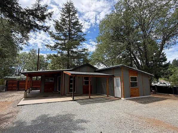 129 N Kerby Ave, Cave Junction, OR 97523