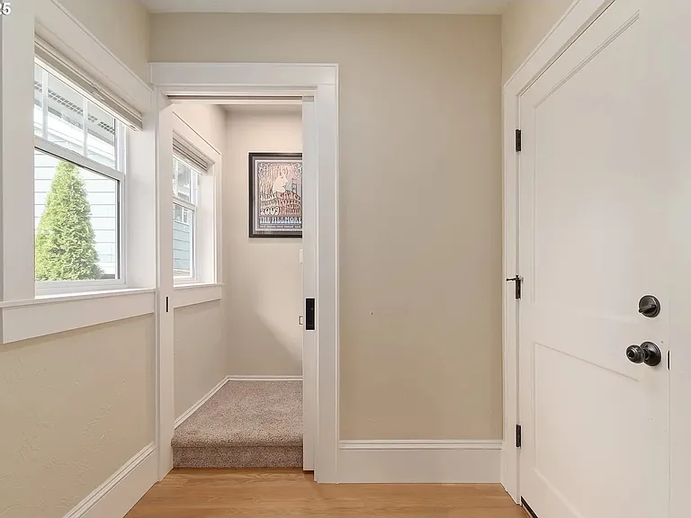 1545 Villard St — Photo 30