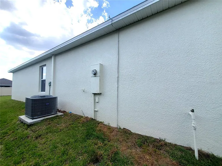 409 Corso Loop — Photo 14