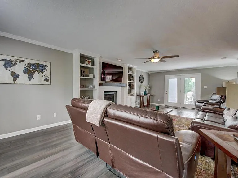 8200 Gallaher Station Dr — Photo 4