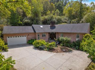 283 Mize Rd, Hurricane, WV 25526