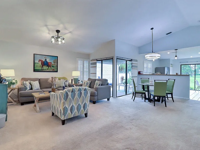 2514 Bedford Mews Dr — Photo 4