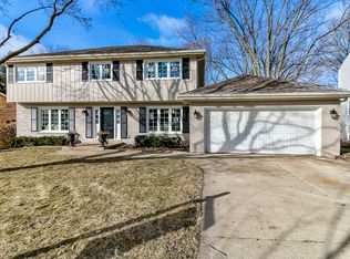 3660 Venard Rd, Downers Grove, IL 60515