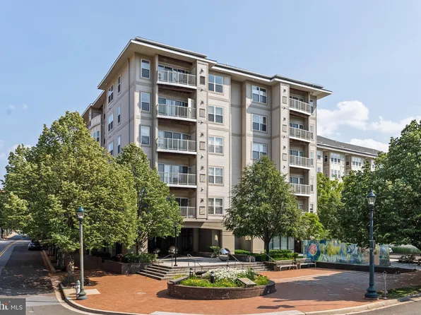 8045 Newell St APT 512, Silver Spring, MD 20910