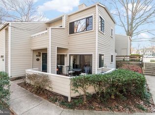 1954 Villaridge Dr, Reston, VA 20191