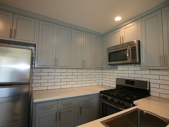 2nd image of 4814 Lincoln Ave APT C